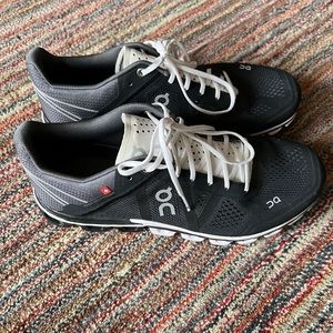 On cloud Swiss engineering shoes size w8 like new worn twice